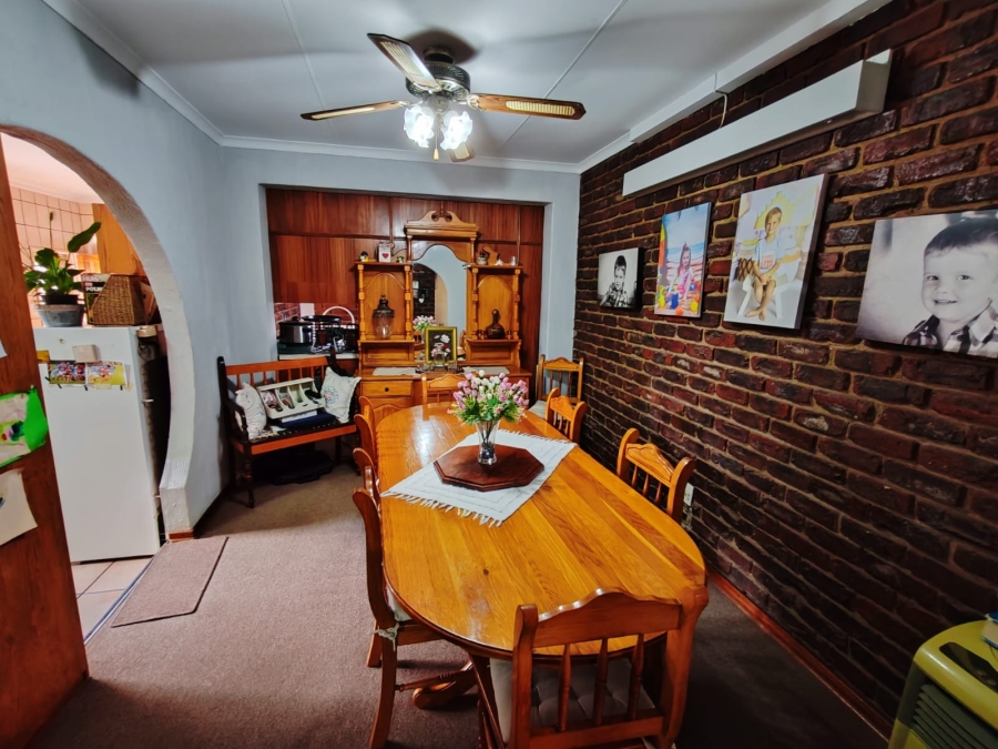 3 Bedroom Property for Sale in Kannoniers Park North West